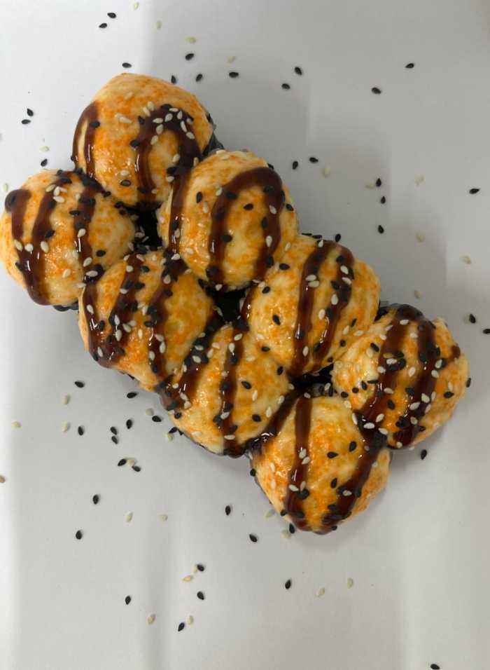 Запеченный ролл с лососем